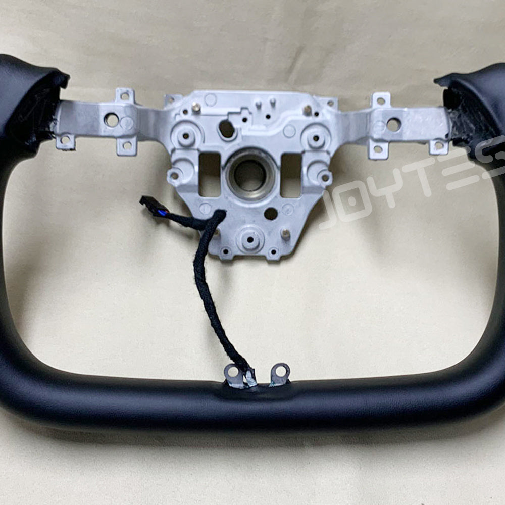 yoke steering wheel on model y juniper